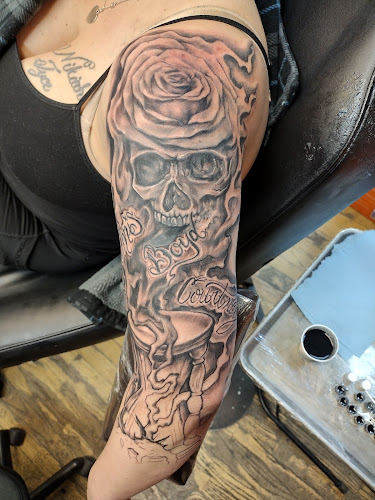 Death Or Glory Tattoo & Piercing