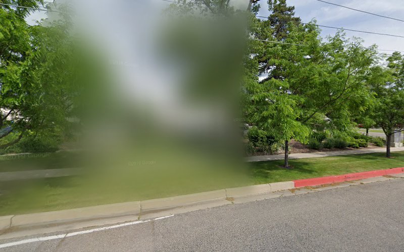 Intermountain InstaCare: Larkin April Lee MD